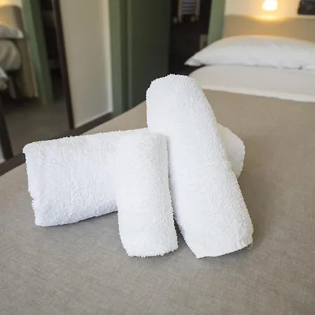 住宿加早餐酒店 布干维尔住宿加早餐酒店 切法卢