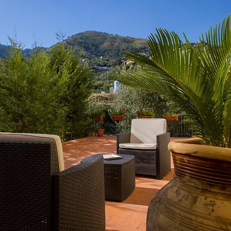 Couette-café Bouganville 4*