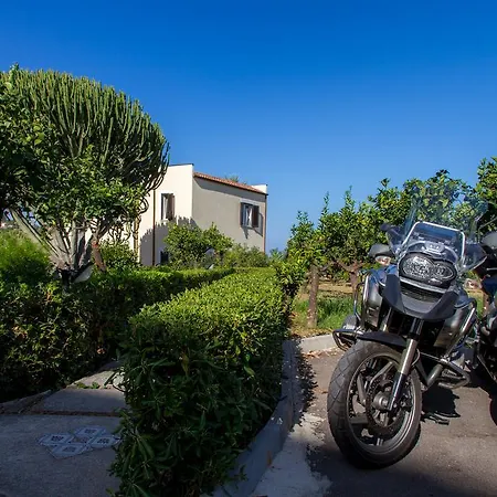 Bouganville Frühstückspension 4*