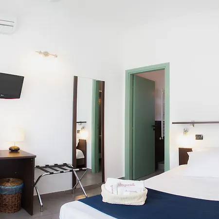 Bouganville לינה וארוחת בוקר