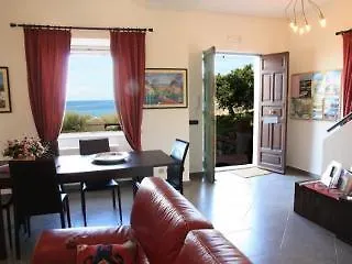Oda ve Kahvaltı Bouganville Cefalù
