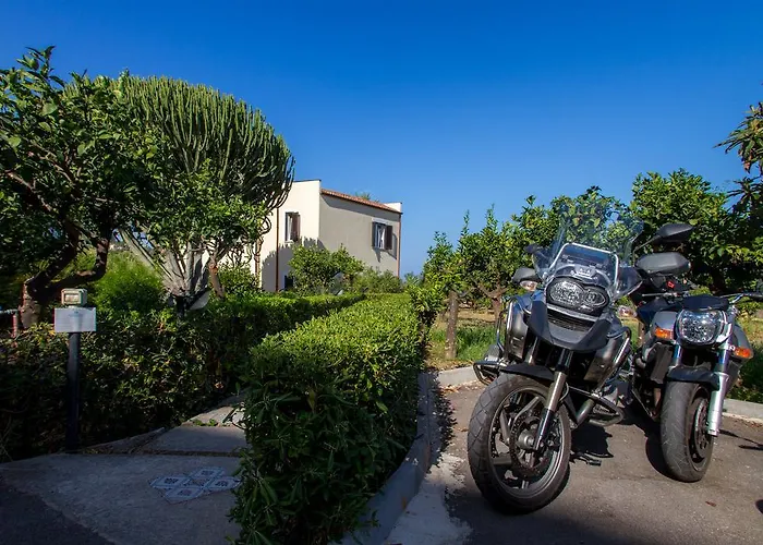 Bouganville Bed & Breakfast 4*