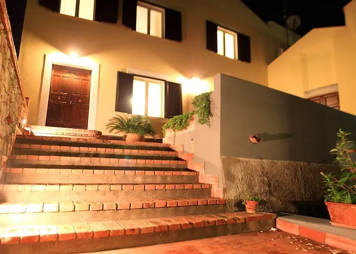 فندق مبيت وإفطار Bouganville تْشيفالو