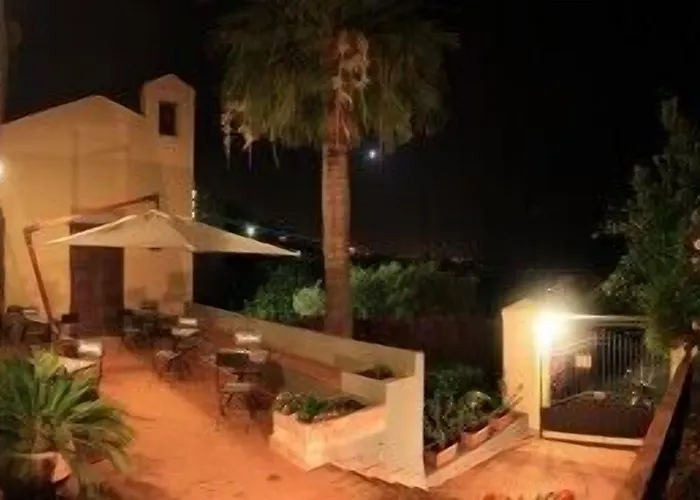 Bouganville فندق مبيت وإفطار تْشيفالو