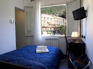 Bouganville تْشيفالو